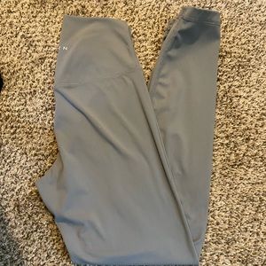 NVGTN silver mist signature leggings